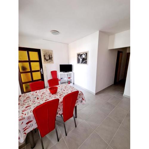 Apartmani MW, Crveni apartman