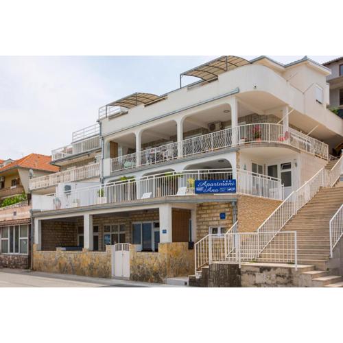 Apartmans and studios Ana