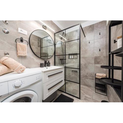 Apartment 12 o\