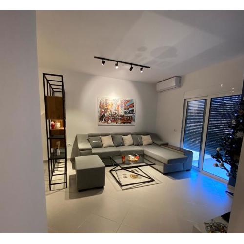 Apartment 25