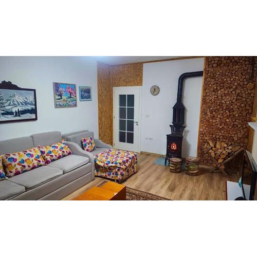 Apartment 33