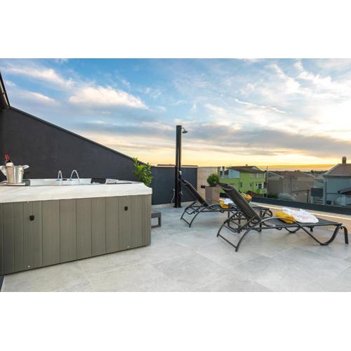 Apartment 88 - Rooftop jacuzzi & terrace