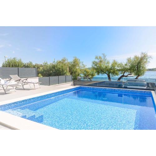 Apartment Adriatic with pool