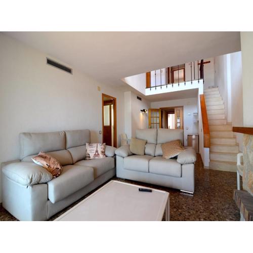Apartment Albatros with 5 rooms in Lescala
