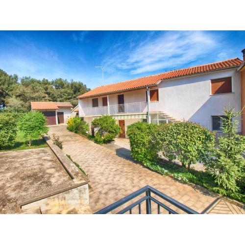 Apartment Alma 1600