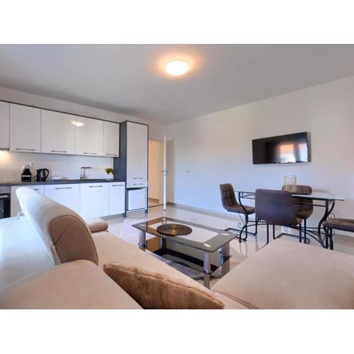 Apartment Amra 4 by Interhome