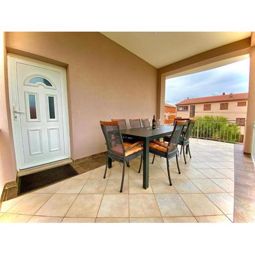Apartment ANA B