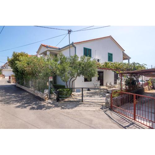 Apartment and Rooms Ruza