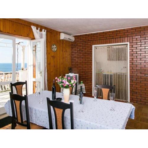 Apartment Angelina - Three Bedroom Apartment with Balcony and Sea View