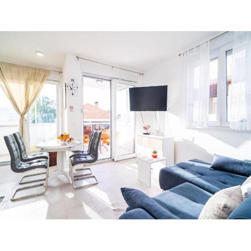Apartment Anka - One Bedroom Apartment with Terrace