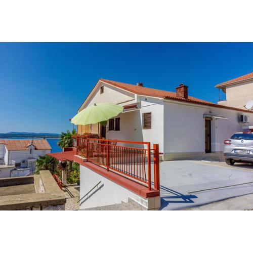 Apartment Antic S