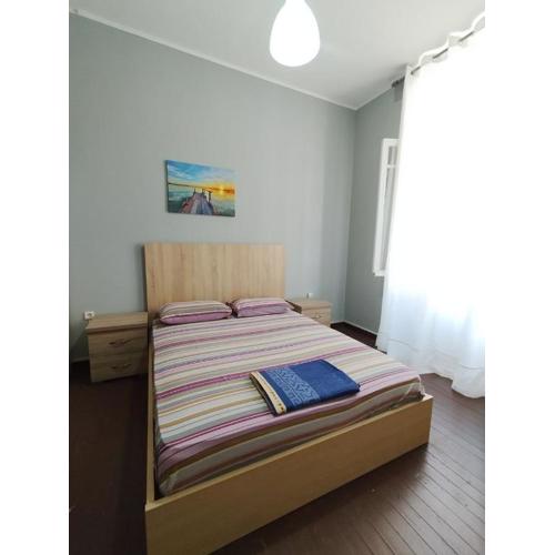 Apartment Atiki metro shared bathroom and kitchen