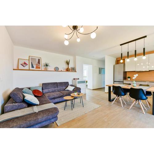 Apartment Aura