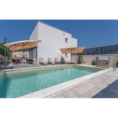 Apartment BARBARA with private pool