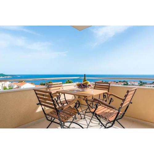 Apartment Belvedere with magnificent sea view terrace