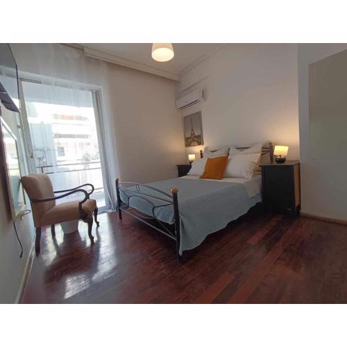 Apartment by the Sepolia metro