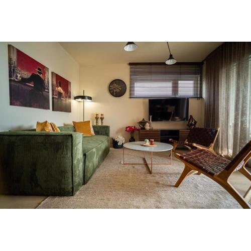Apartment California by Belmont Realty