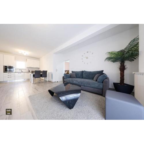Apartment Carmen In Vir Mit Garten Und Terrasse