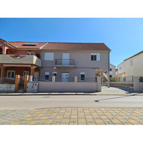 Apartment Ćelić with Terrace