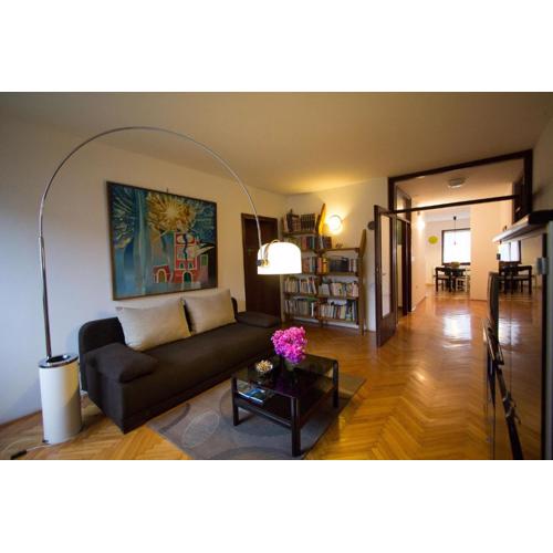 Apartment Cherry