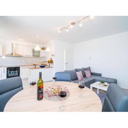 Apartment Cvjetkovi - Two Bedroom Apartment with Terrace and Sea View