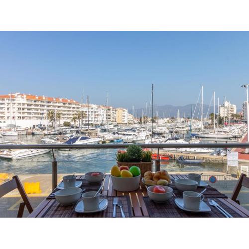 Apartment Del Port-3 by Interhome
