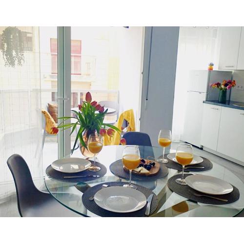 Apartment Dinamarca with 2 bedrooms, 50 mts from the beach