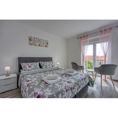 Apartment Emi