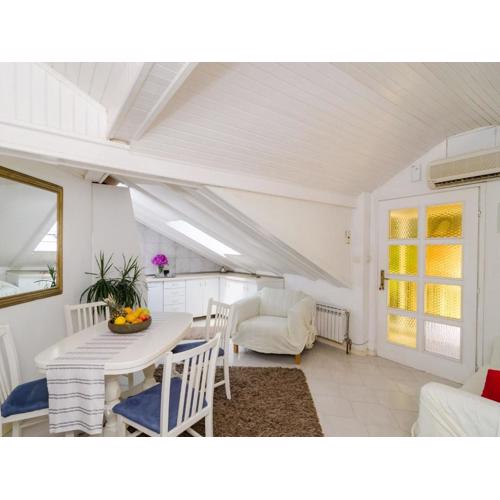 Apartment Emma - Two Bedroom Apartment with Balcony and Sea View