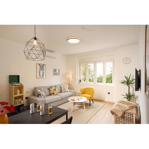 Apartment Fabula near city beach, fast Wi-fi, two bedrooms