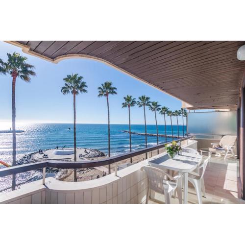Apartment Facing the Sea and Marina