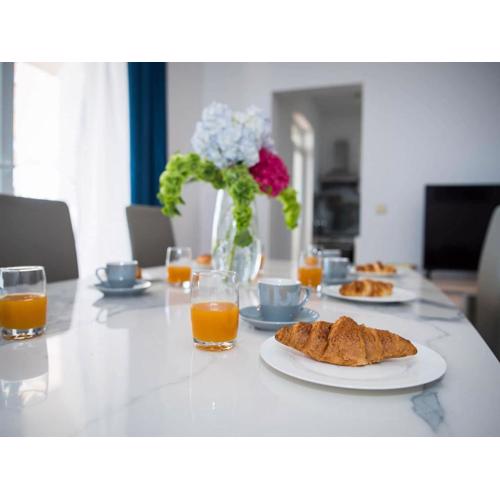 Apartment Faros - Two-Bedroom Apartment with Terrace and Sea View
