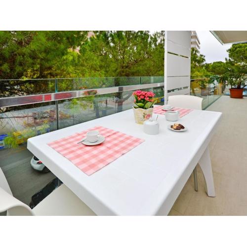 Apartment Fiore-10 by Interhome