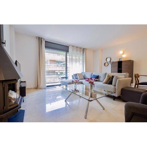 Apartment for 6, spacious and bright in Bonanova