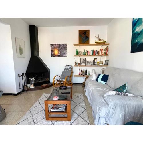 Apartment for eight people near sea beach