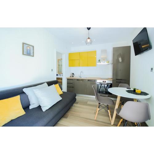 Apartment Grey&Yellow