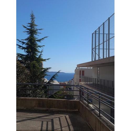 Apartment Harmony - pleasant and comfortable place with a balcony and a secured garage