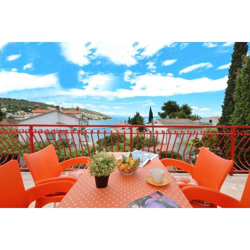 Apartment House Juretic - 50 m from the beach
