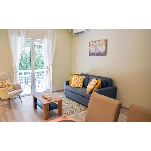 Apartment in Alimos