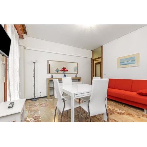 Apartment in Central Mestre with Parking!