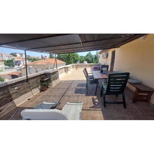 Apartment in centre with huge terace