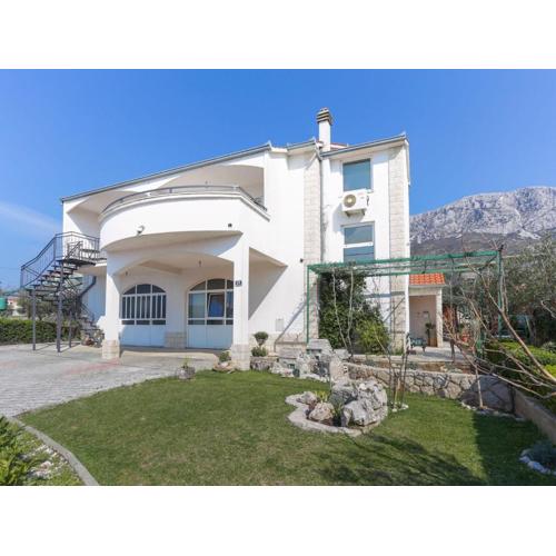 Apartment in Ka tel Gomilica near the Sea