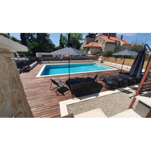 Apartment in Kastel Luksic with balcony, air conditioning, W-LAN, washing machine 5107-1