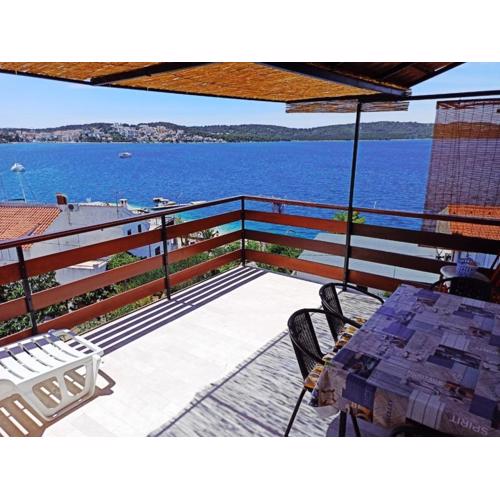 Apartment in Okrug Gornji with sea view, terrace, air conditioning, W-LAN 5045-1