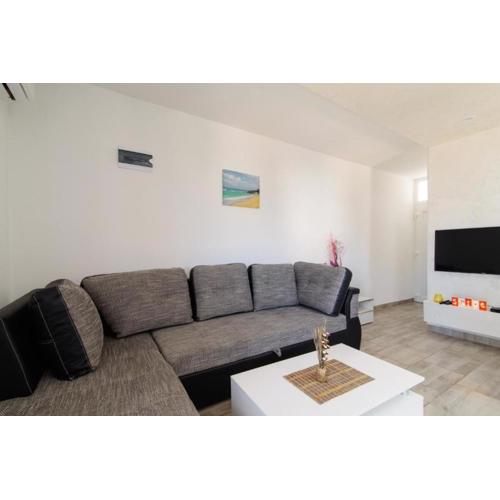 Apartment in Okrug Gornji with sea view, terrace, air conditioning, WiFi 5134-4