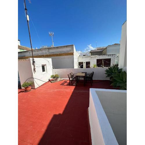 Apartment in old town with roof terrace and fibre, Tarifa