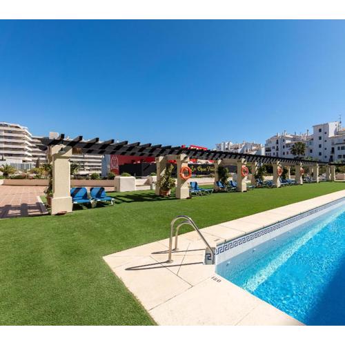 Apartment in Puerto Banus with pool views and parking