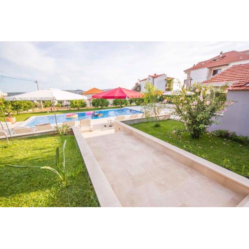 Apartment in Seget Donji 7430