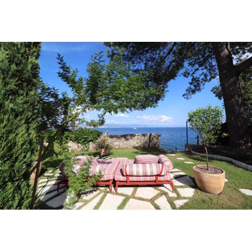 Apartment in villa Mery on the sea