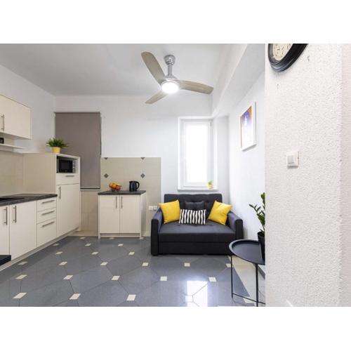 Apartment Iva - One Bedroom Apartment with Balcony